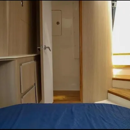 Botel Botes Ctg *